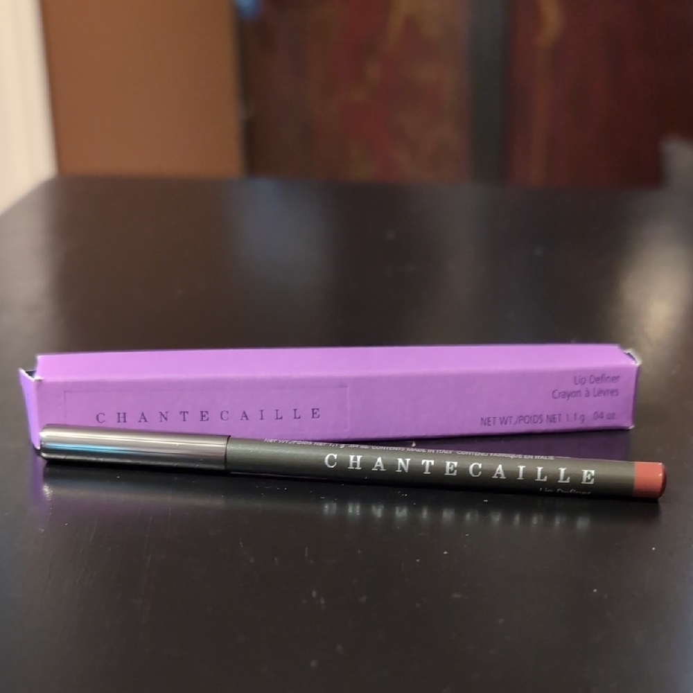 Chantecaille Lip Definer - EFFECT